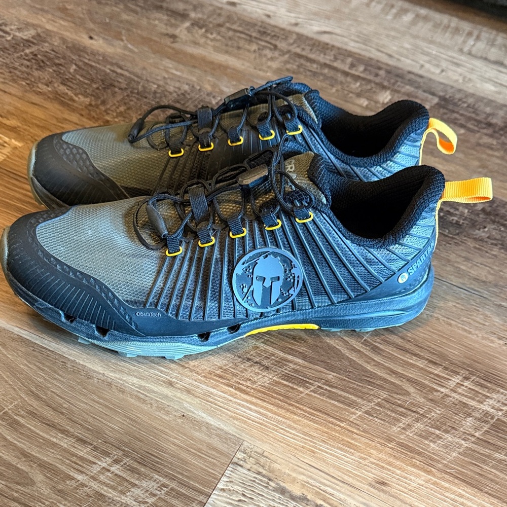 Men's 10.5 Black & Green Spartan Running Shoes